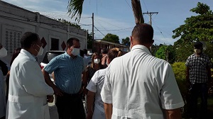 Analiza Ministro de Salud cubano situación sanitaria en el municipio holguinero de Banes