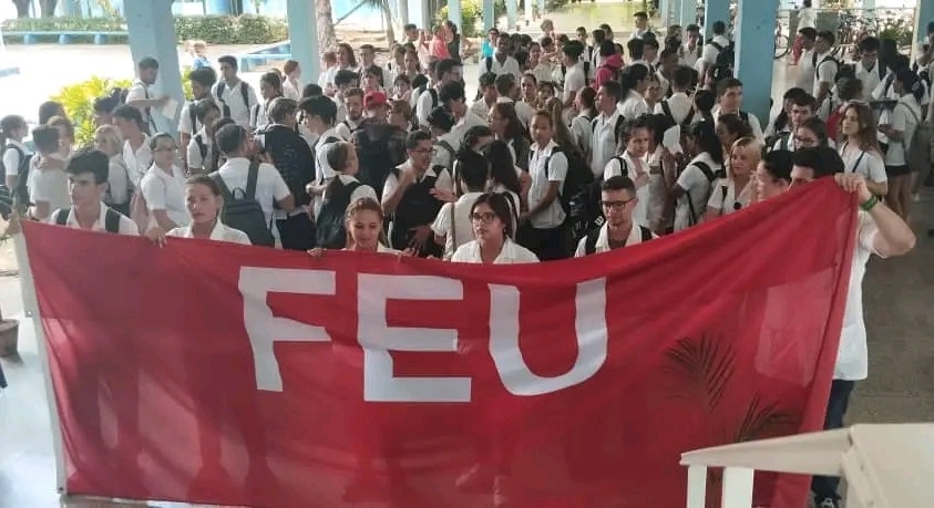 Estudiantes de las ciencias médicas de Holguín.