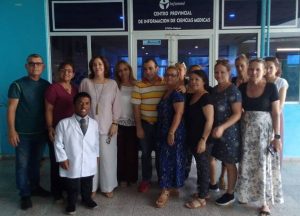 Mariela Castro Espín junto a trabajadores del CPICM - Holguín